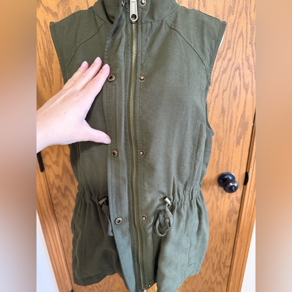 Maurices Olive Green Sleeveless Vest - Picture 4 of 10